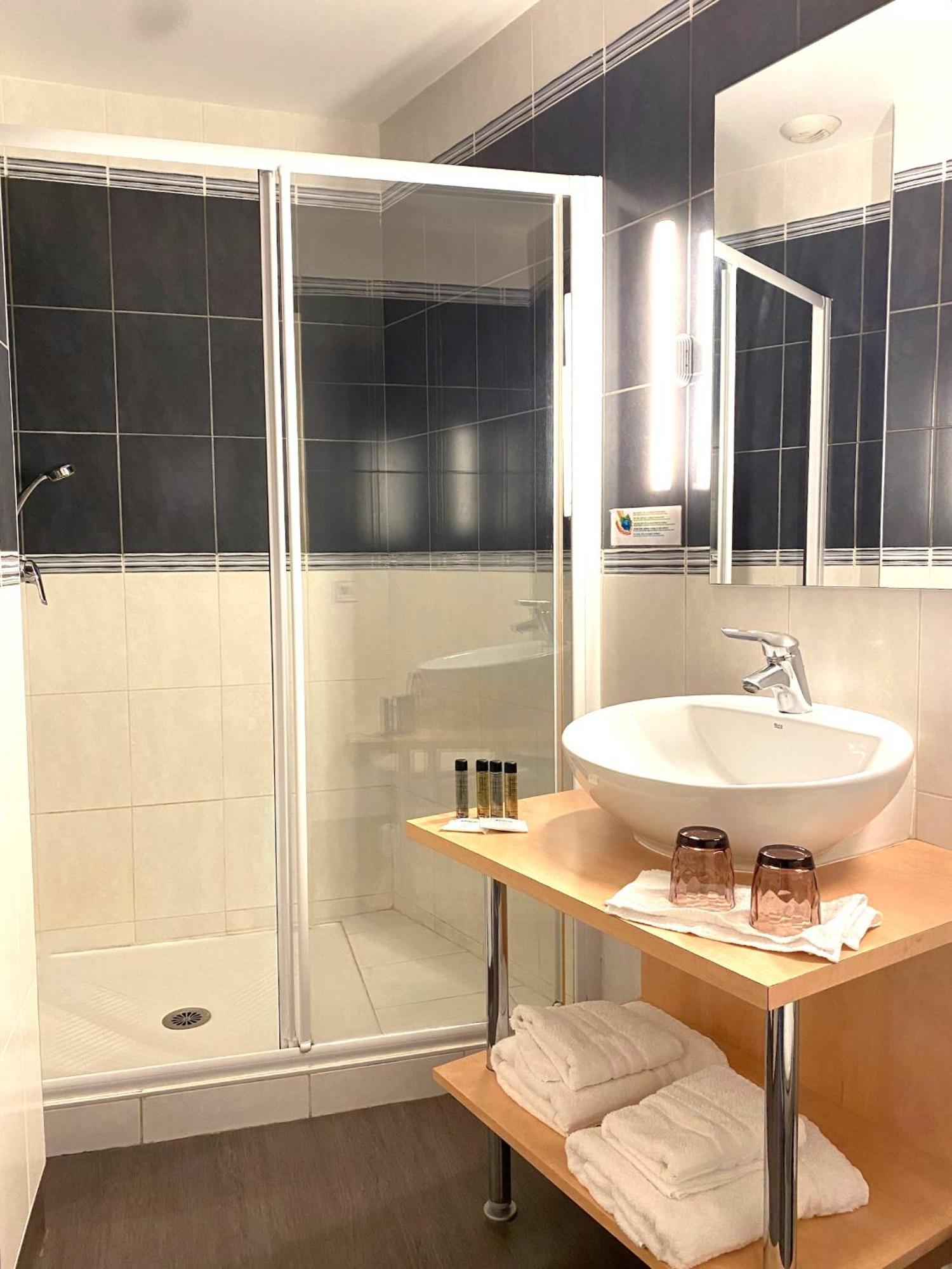Hotel Le Bellevue Les Roches-de-Condrieu Eksteriør bilde