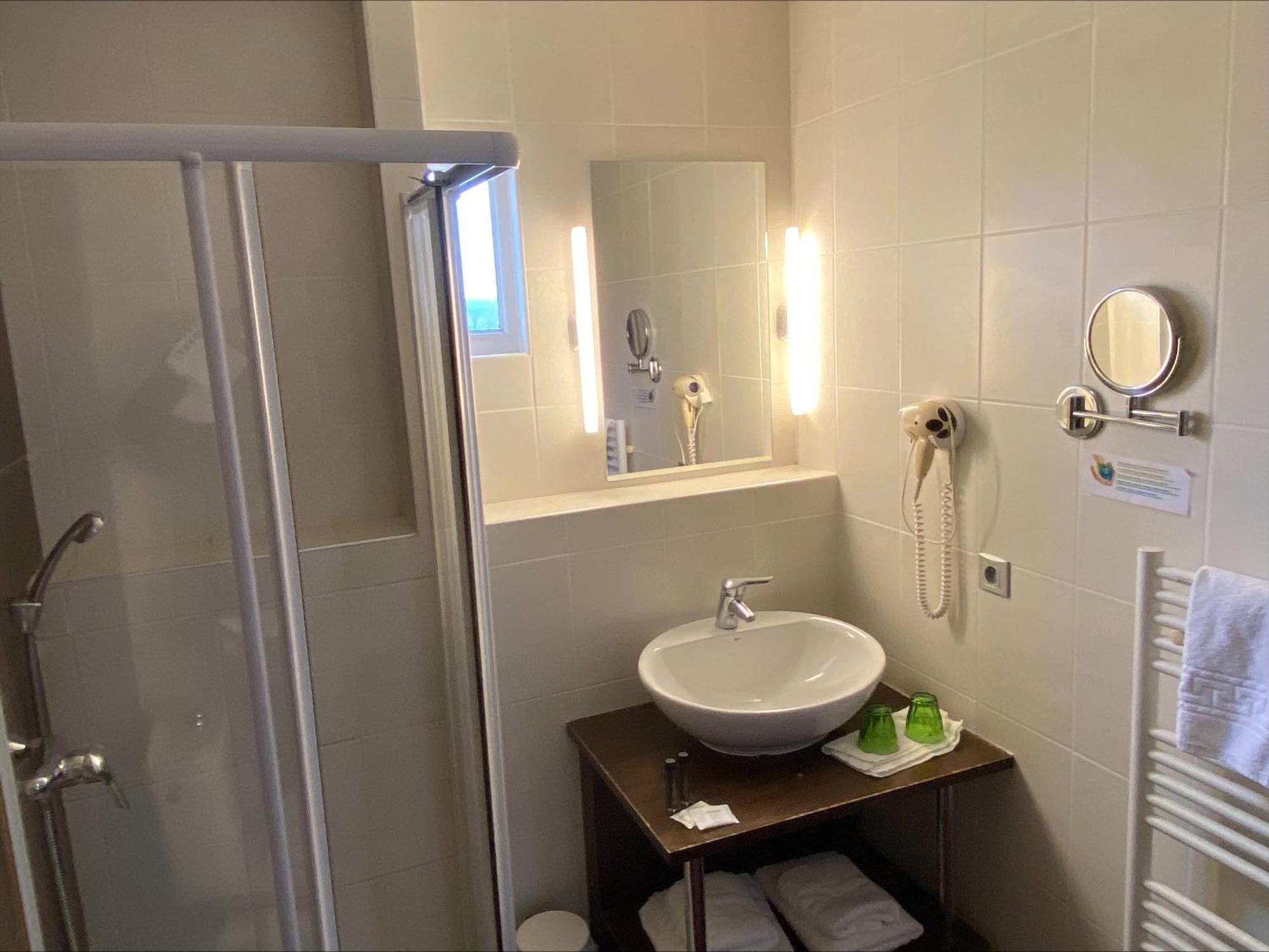 Hotel Le Bellevue Les Roches-de-Condrieu Eksteriør bilde